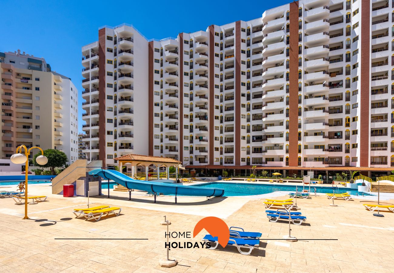 Apartamento em Portimão - #150 Equiped, Multiple Pools View, Balcony