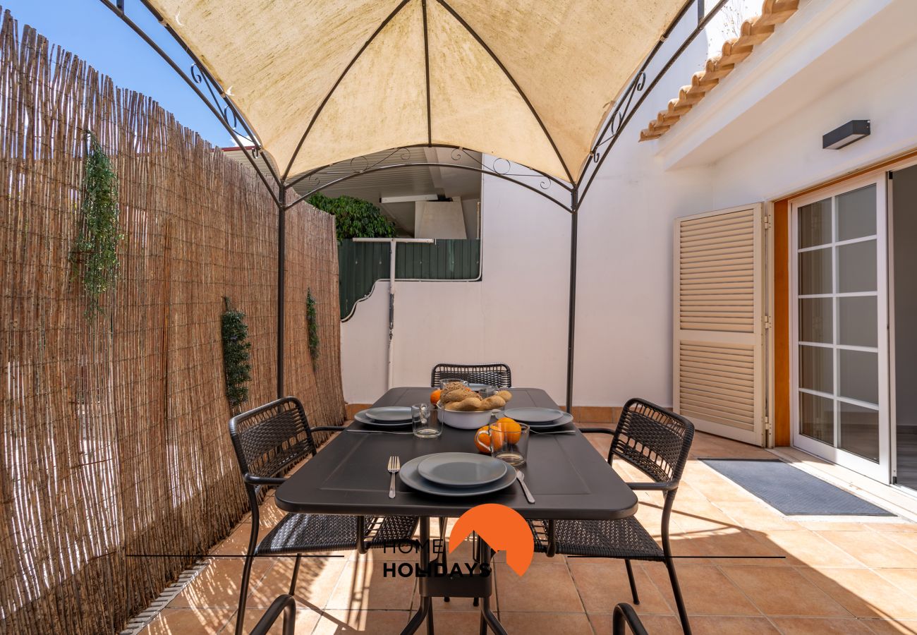 Casa geminada em Albufeira - #229 Vivenda Bem Localizada Perto da Praia