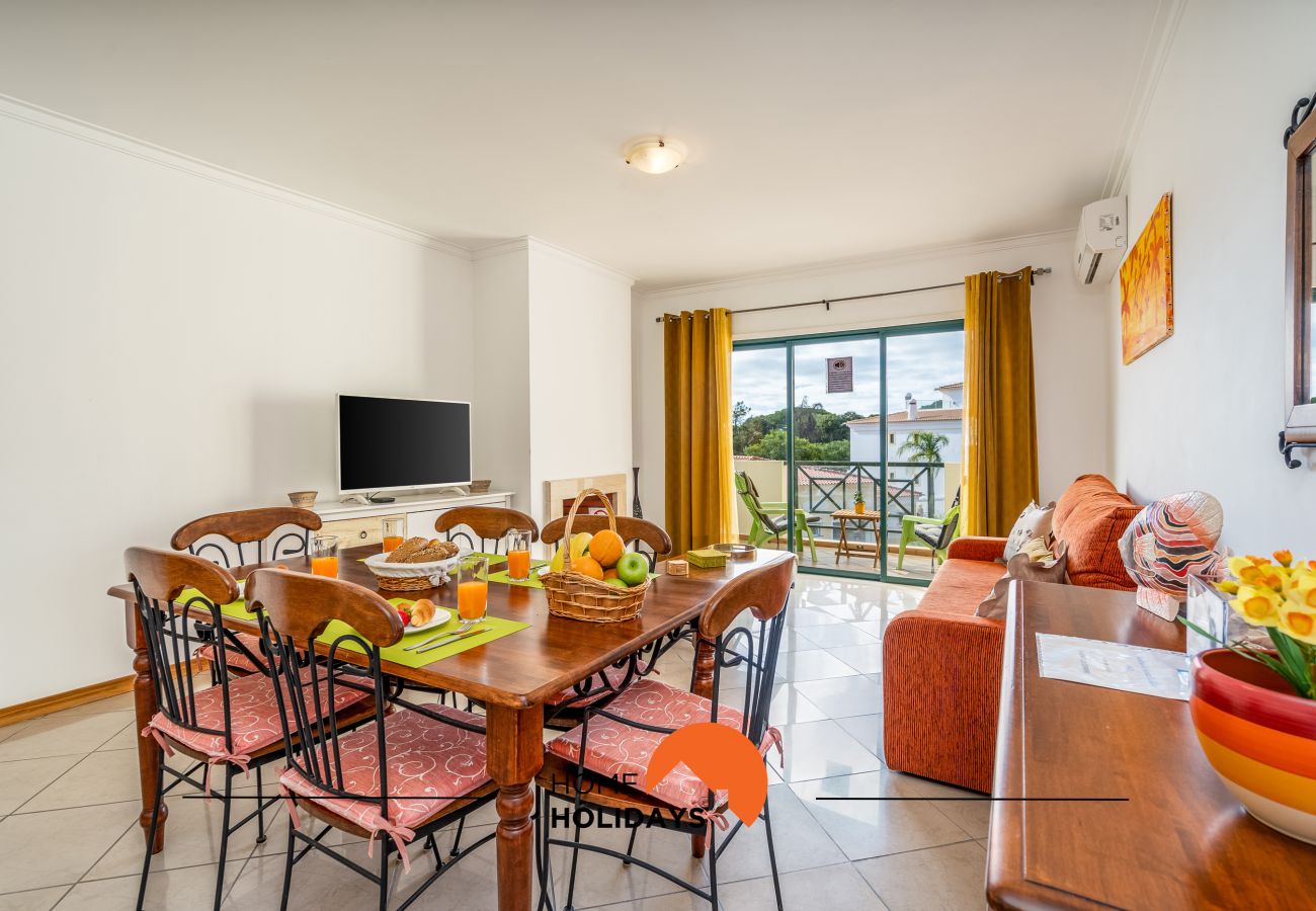 Apartamento em Albufeira - #243 Conforto Moderno com Piscinas e Praia Perto