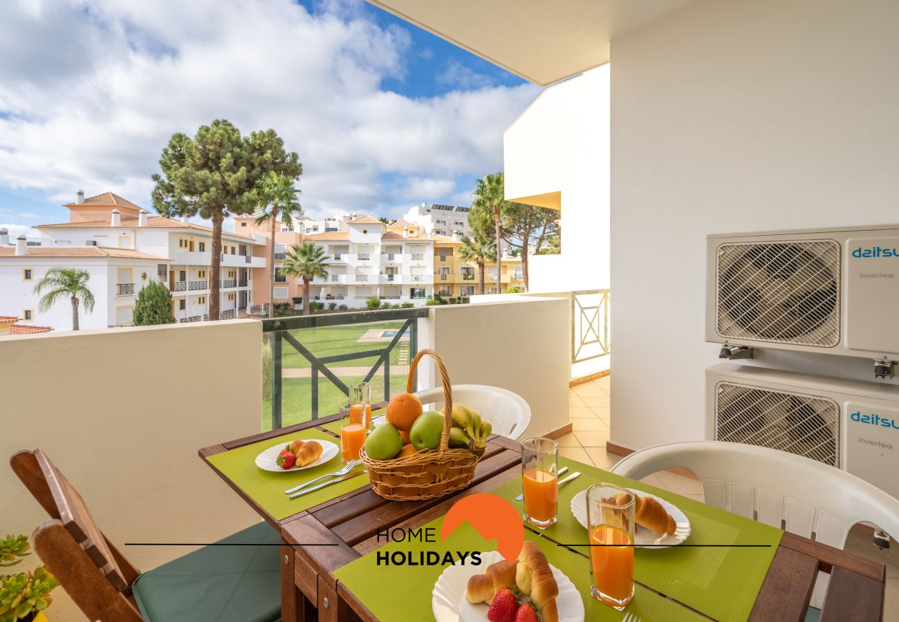 Apartamento em Albufeira - #243 Conforto Moderno com Piscinas e Praia Perto