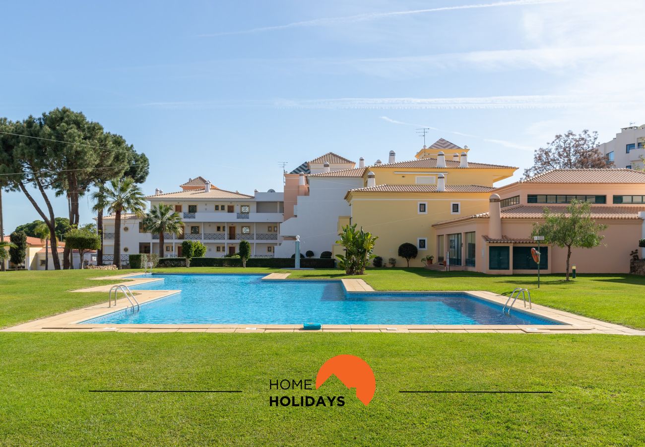 Apartamento em Albufeira - #243 Conforto Moderno com Piscinas e Praia Perto