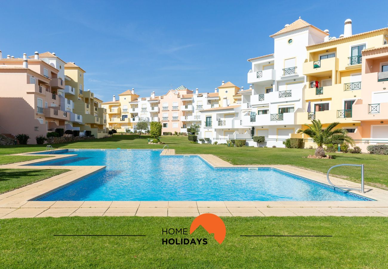 Apartamento em Albufeira - #243 Conforto Moderno com Piscinas e Praia Perto