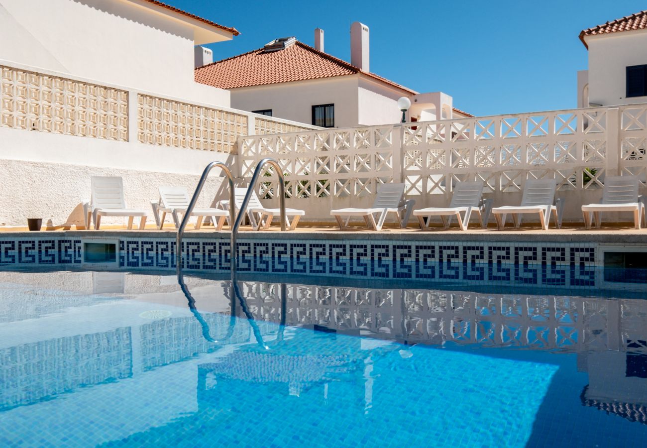 Apartment in Albufeira - #007 Relaxing with Pool in the Nightlife Core